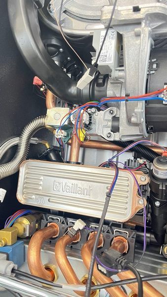 21 кВт. Котел конденсаційний газовий Vaillant ecTEC plus VUW 26CS/1-5 (N-INT2) / до 200 м2 10043966 фото