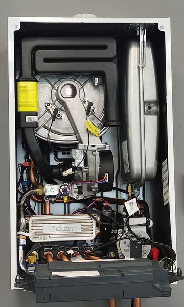 21 кВт. Котел конденсаційний газовий Vaillant ecTEC plus VUW 26CS/1-5 (N-INT2) / до 200 м2 10043966 фото