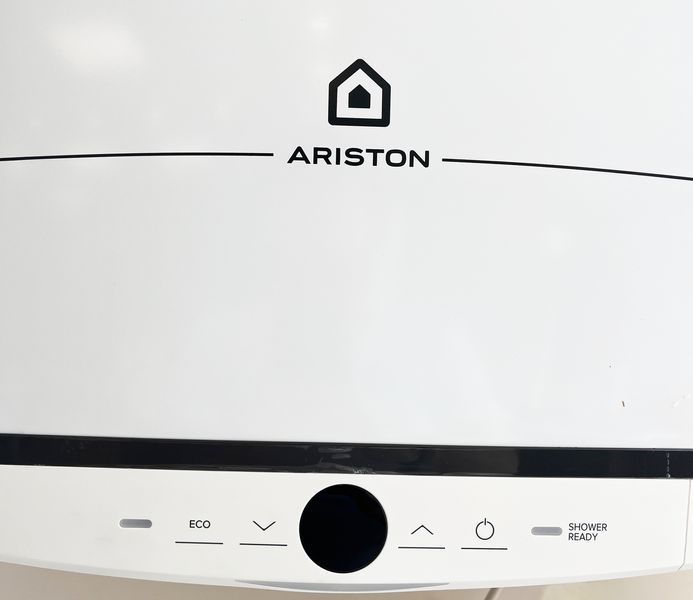 50 л. Бойлер Ariston VELIS PRO 50 EU (плоский) 3626135 фото 50 л. Бойлер Ariston VELIS PRO 50 EU (плоский) 3626135 фото